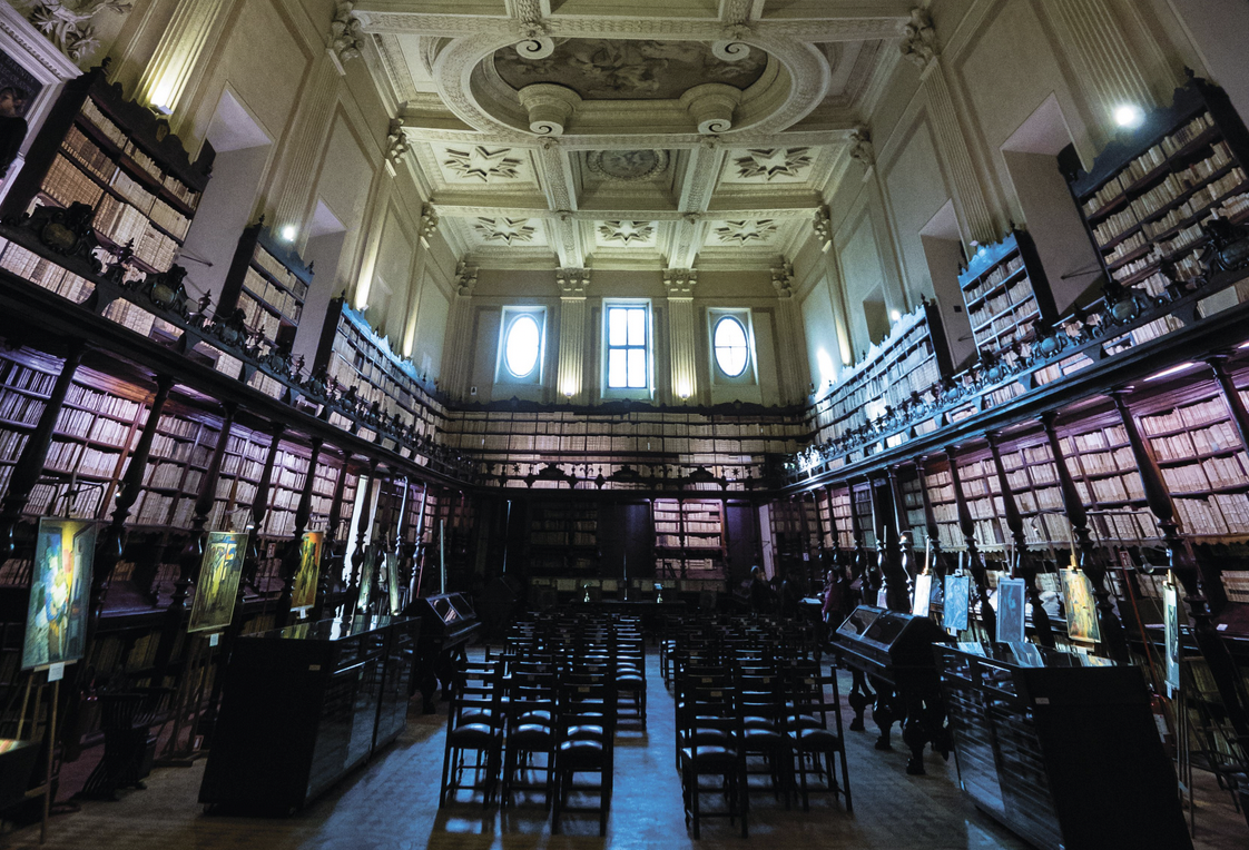 imressive library interior of the Vallicelliana Rome