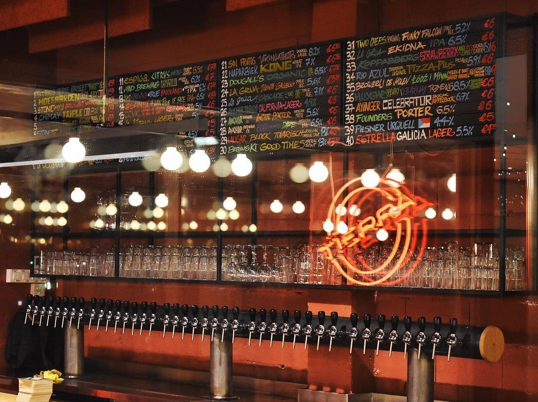 Bar and Taps at Taproom Madrid