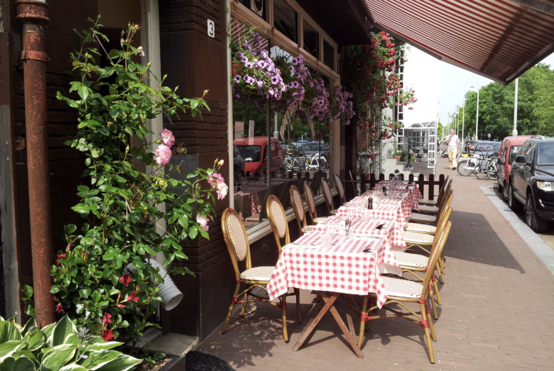 terrace outside at Bouchon du Centre