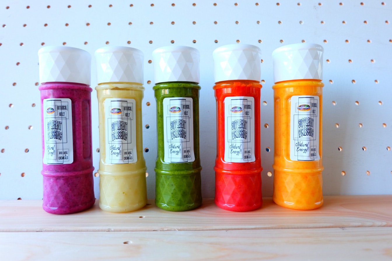 5 colourful bottles of sauce mania sauces