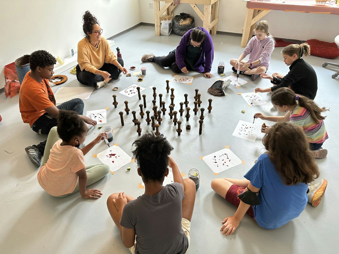 kids enjoying a workshop at the Hyde Park Art Center