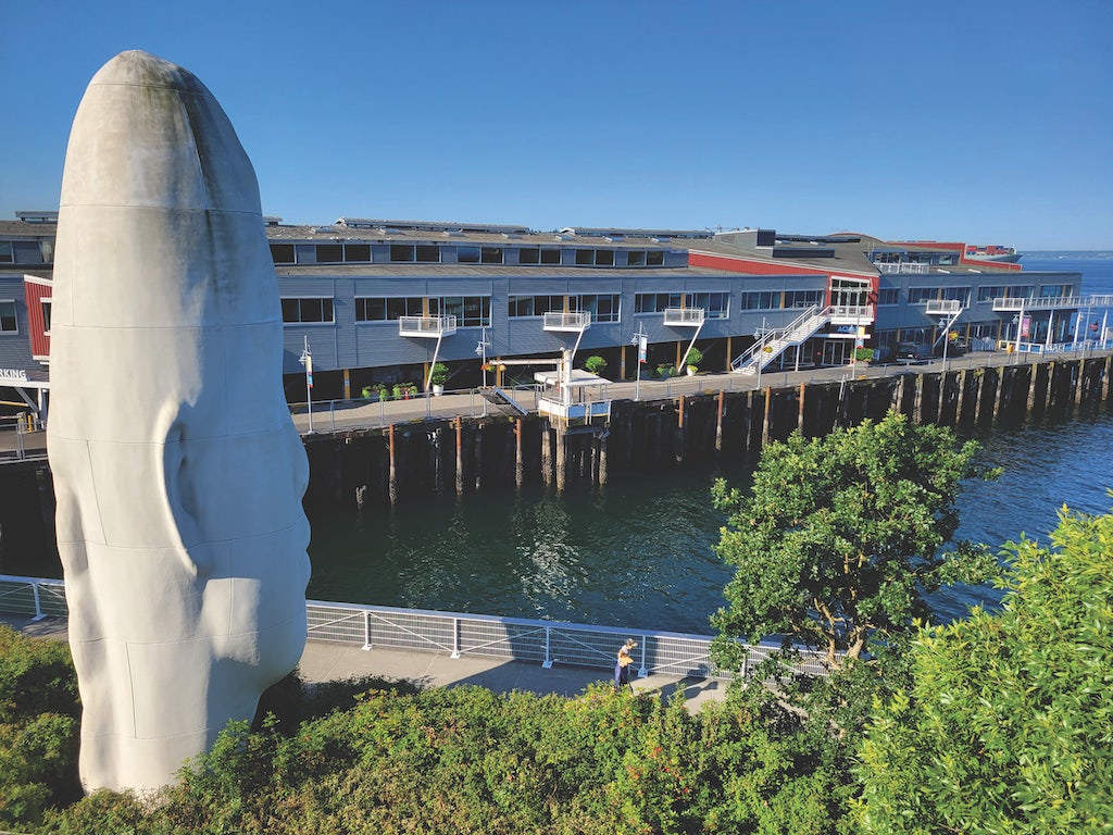 Echo statue by Jaume Plensa