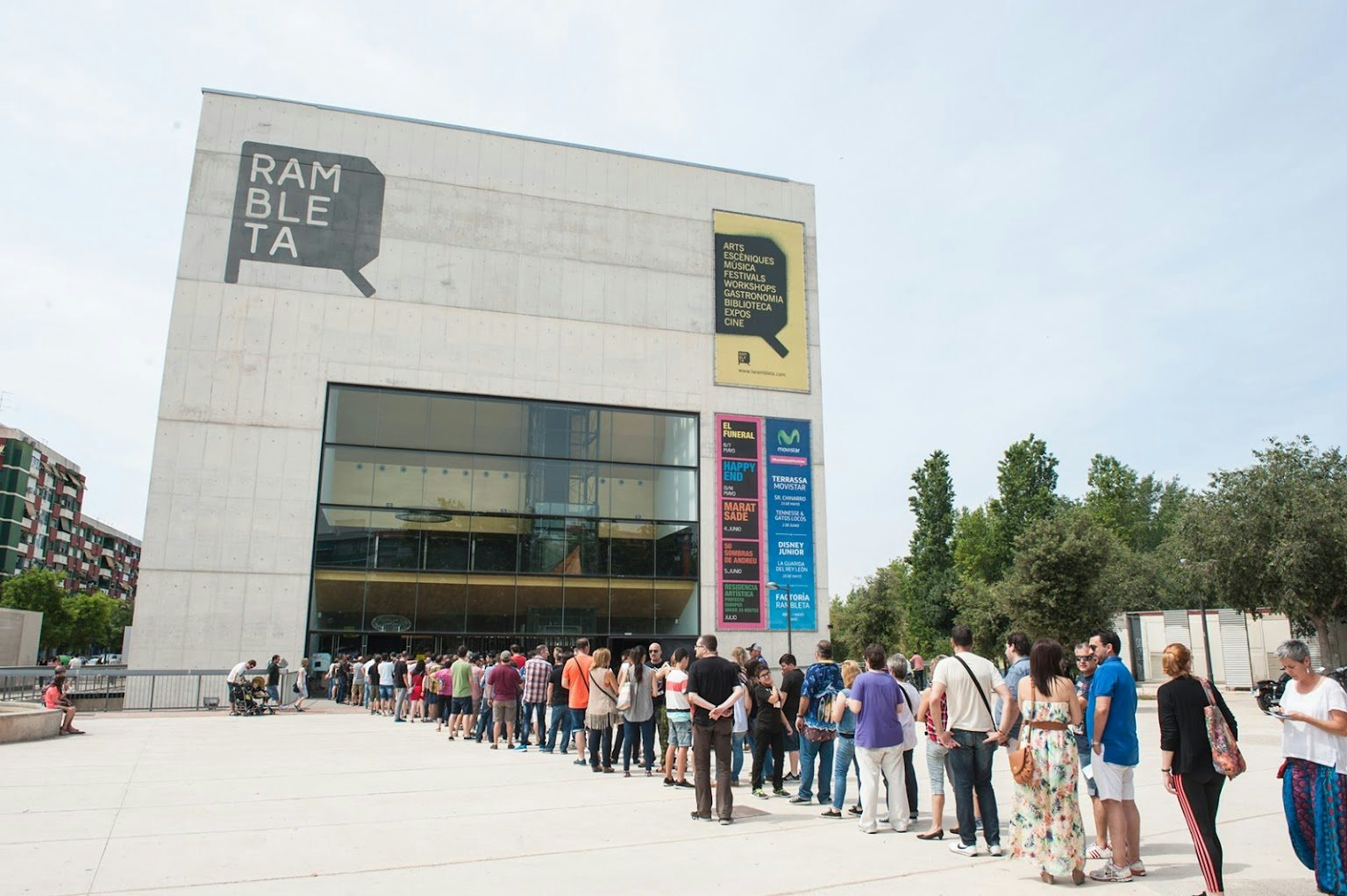 People queuing for a show at La Rambleta