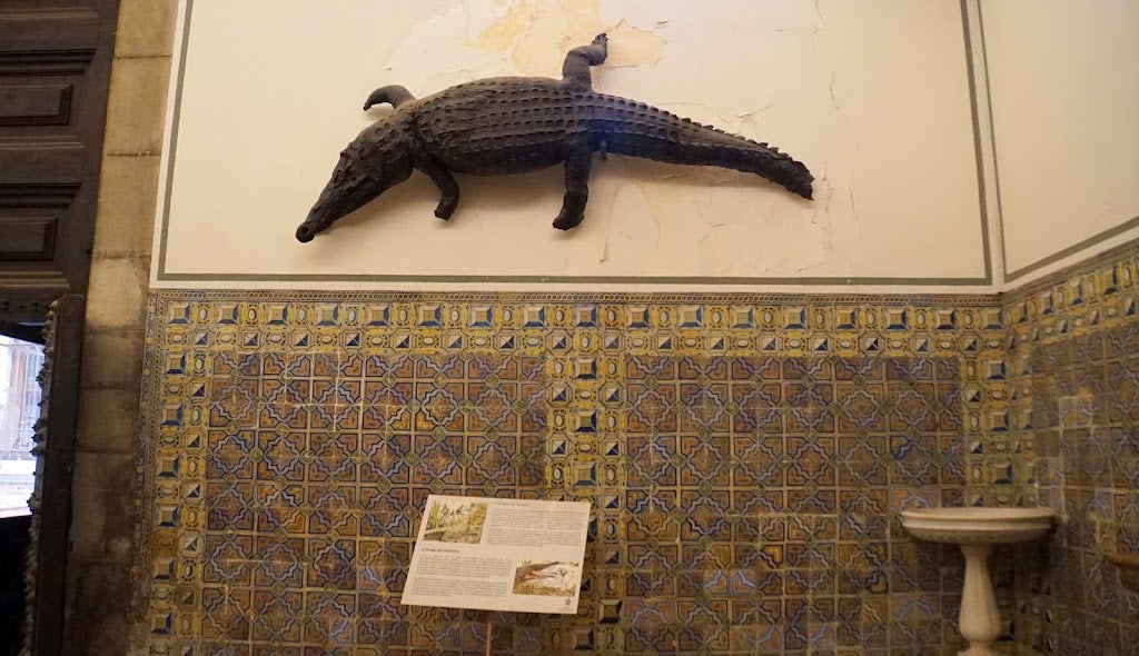 a giant crocodile on the wall of Esglesia de la Patriarca in Valencia