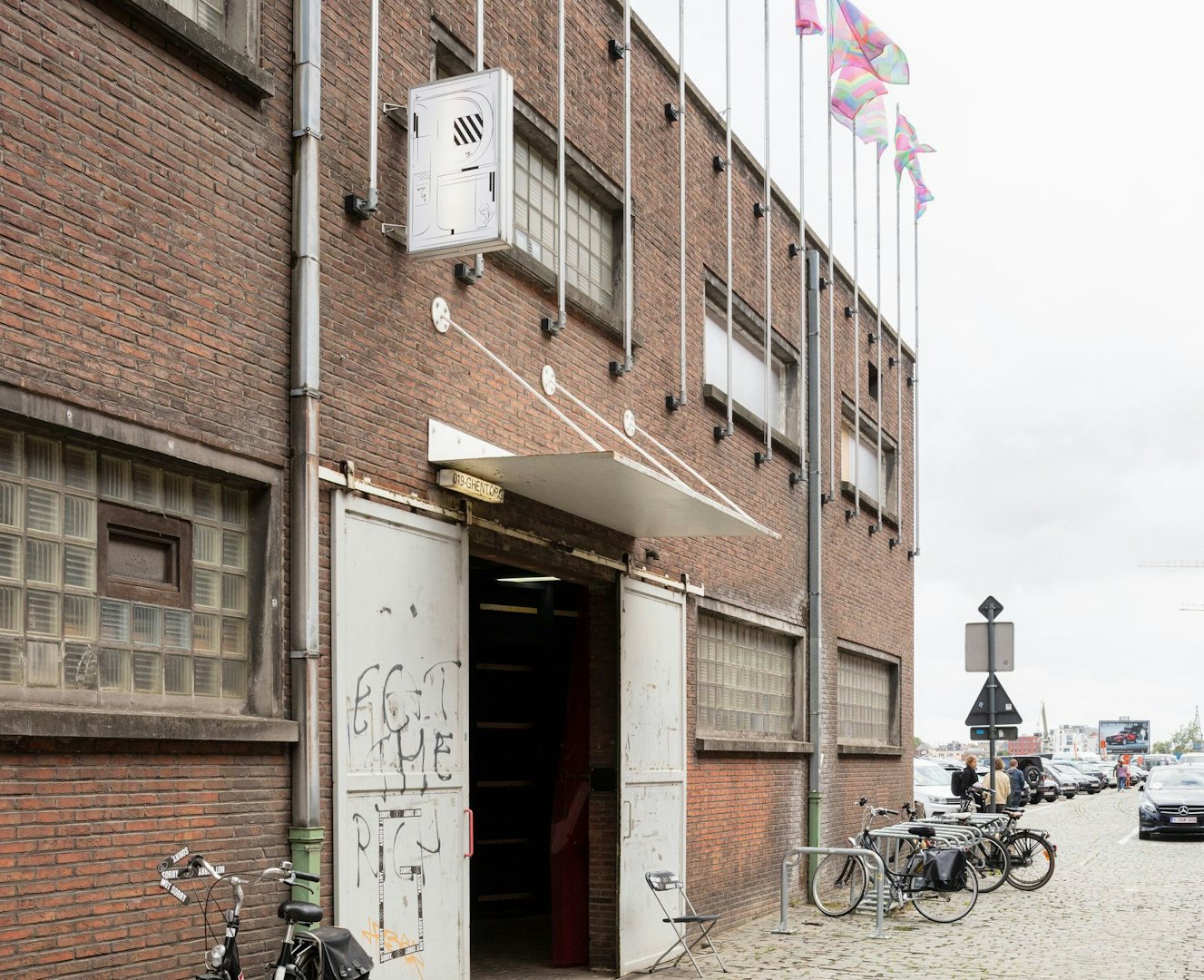 entrance of 019