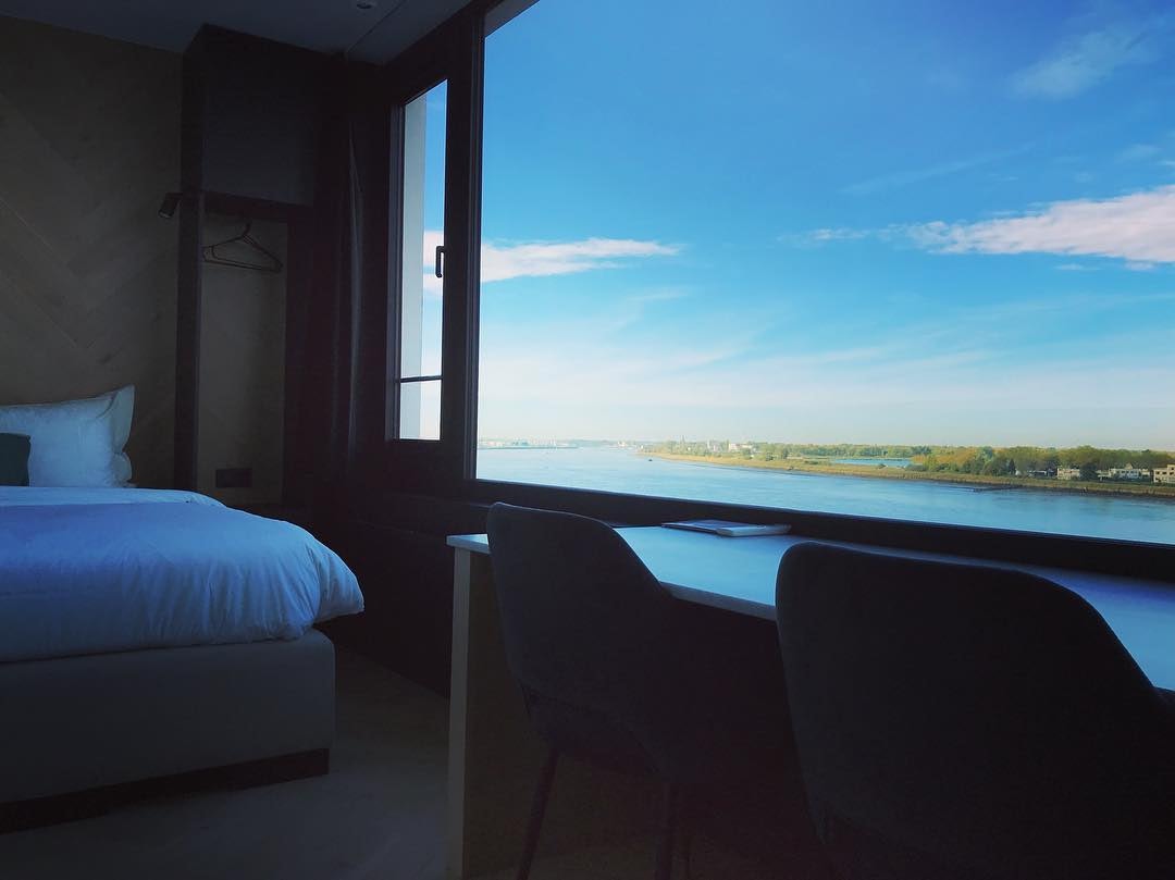 fantastic views over the Scheldt at Kaai 11