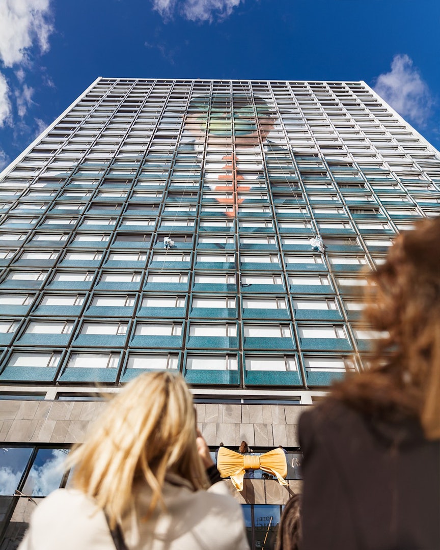 Magritte's self portrait at the Cardo building in Brussels