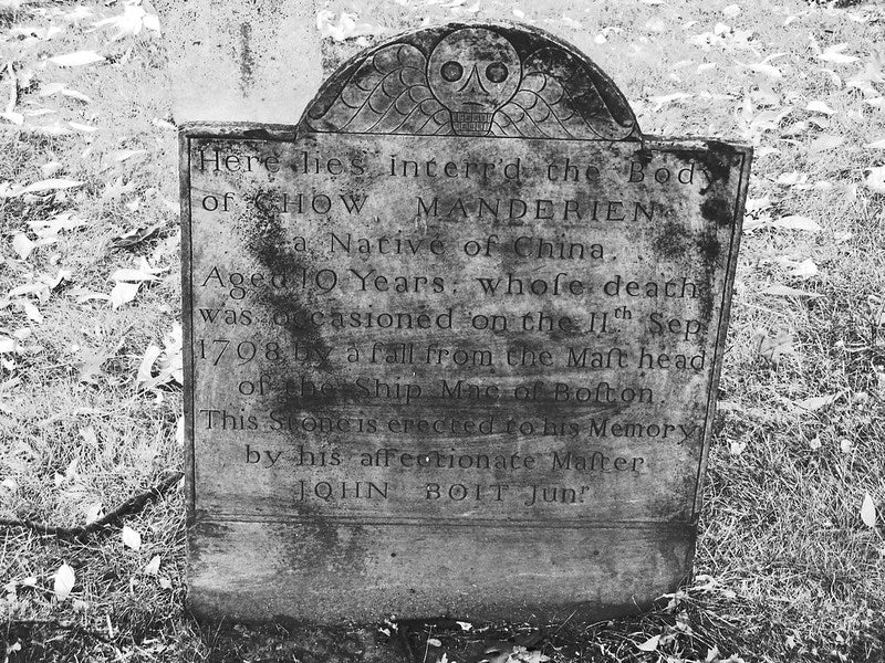 grave stone of Chow Manderien