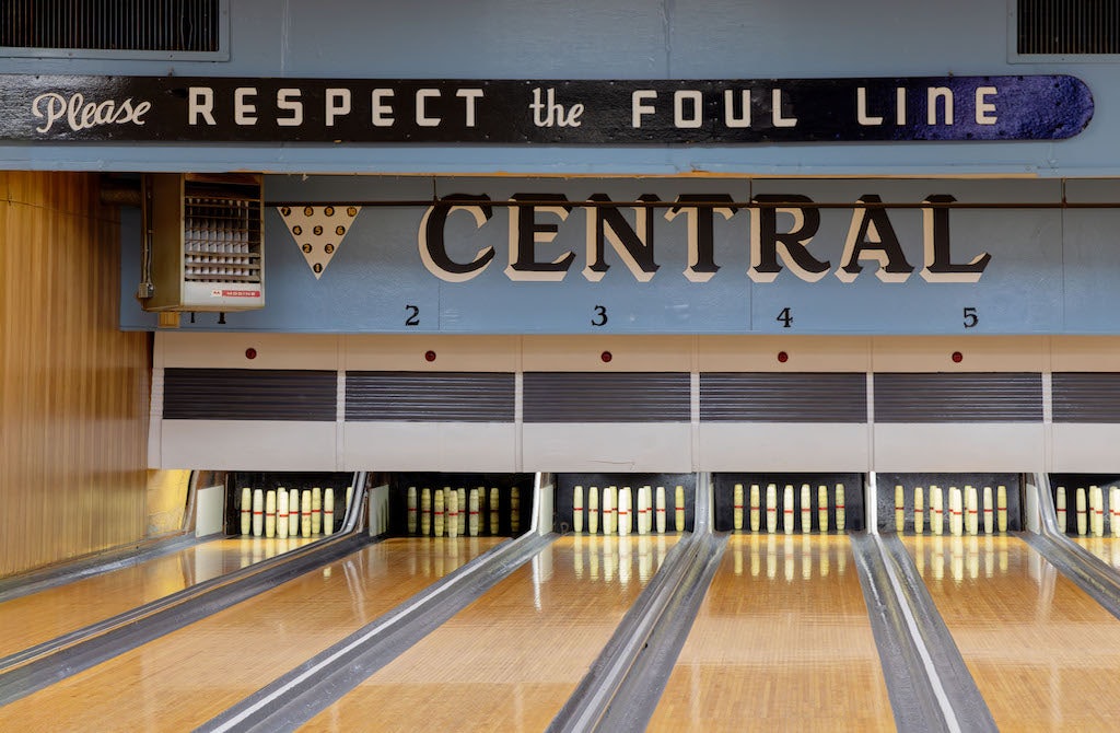 bowling langes at Central Park Lanes Boston