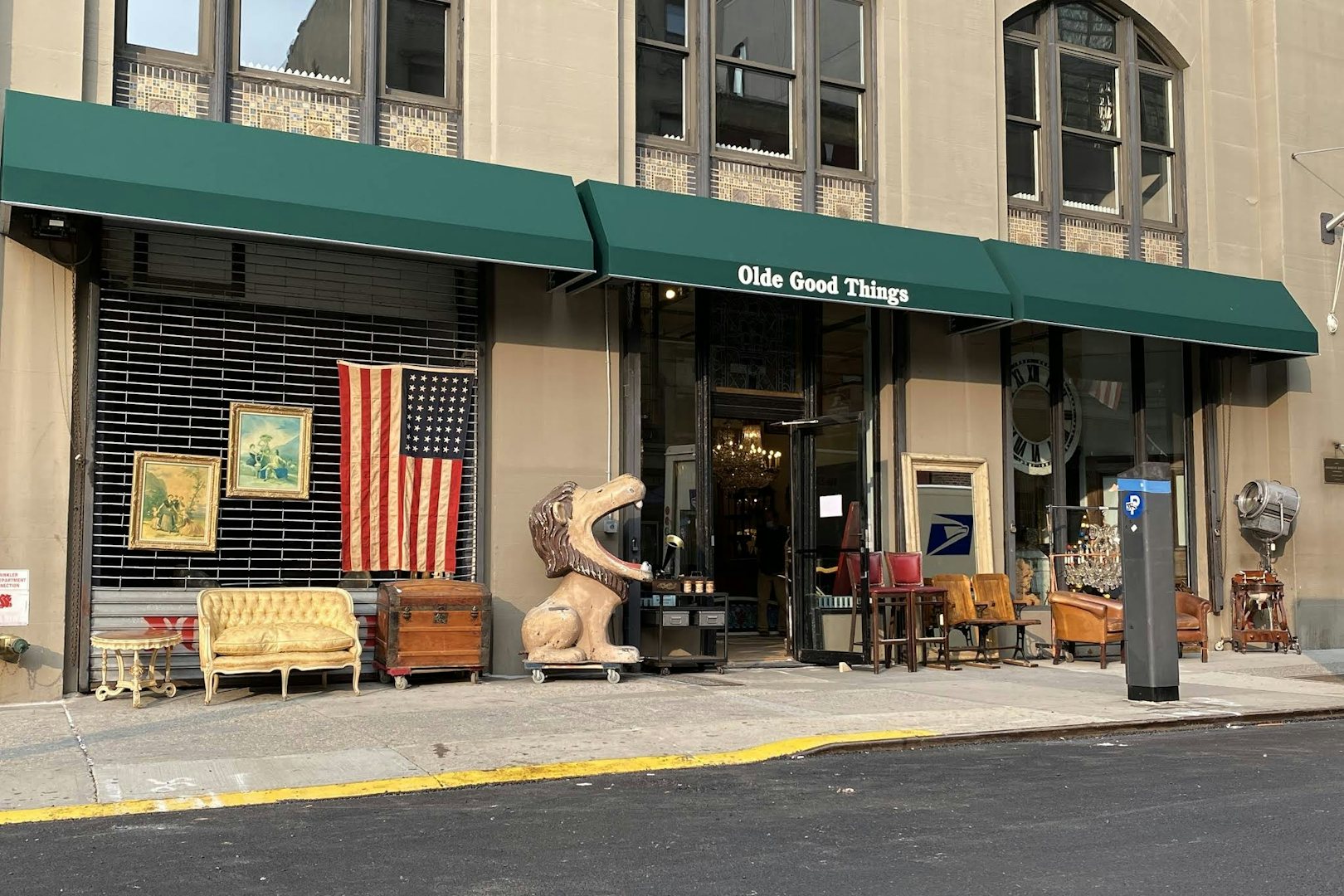 store front of Olde Good Things