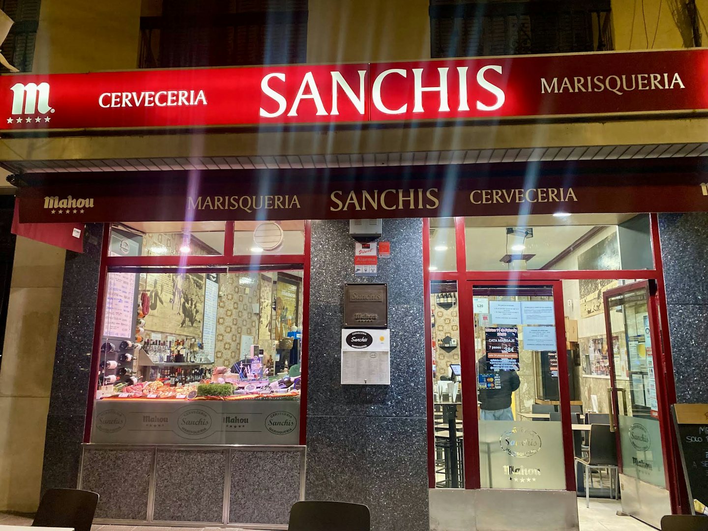 façade of the Sanchis Bar Masquería